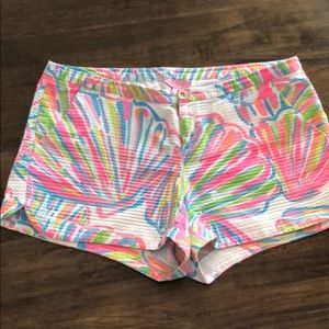 EUC Lilly Pulitzer shorts in Shellabrate size 12